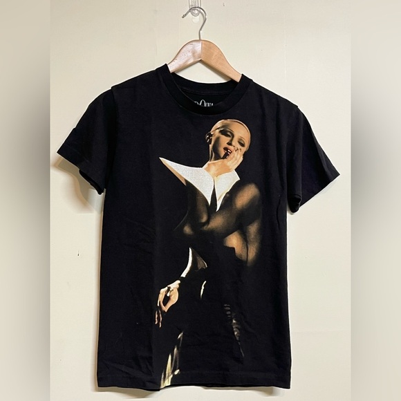 Madonna "The Celebration Tour" Official Double Sided Black Adult Small‎ T Shirt - Picture 1 of 3
